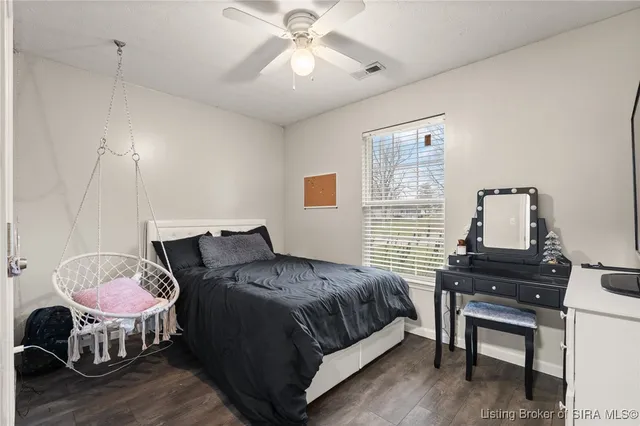 $223,500 | 657 Heuser Street Northeast, Palmyra, IN 47164