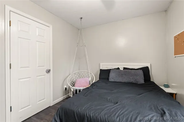 $223,500 | 657 Heuser Street Northeast, Palmyra, IN 47164