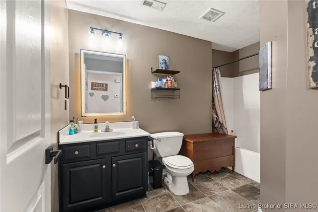 $223,500 | 657 Heuser Street Northeast, Palmyra, IN 47164