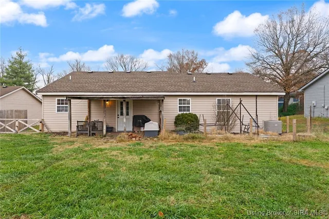 $223,500 | 657 Heuser Street Northeast, Palmyra, IN 47164