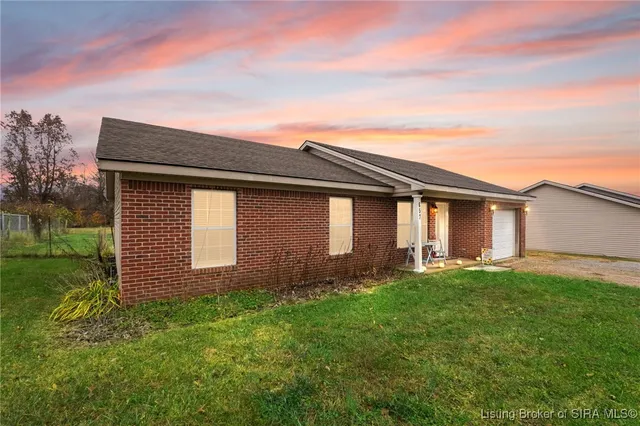 $223,500 | 657 Heuser Street Northeast, Palmyra, IN 47164