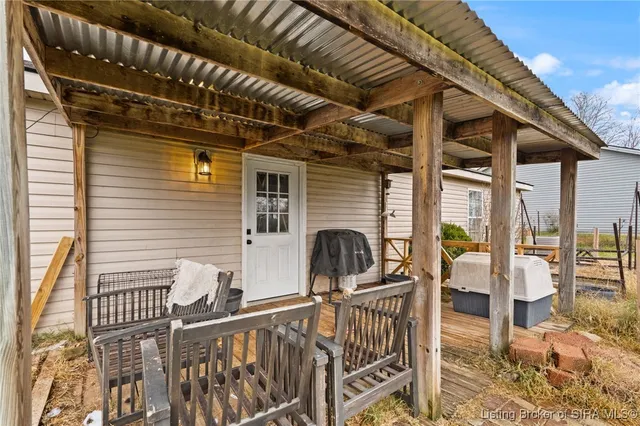 $223,500 | 657 Heuser Street Northeast, Palmyra, IN 47164