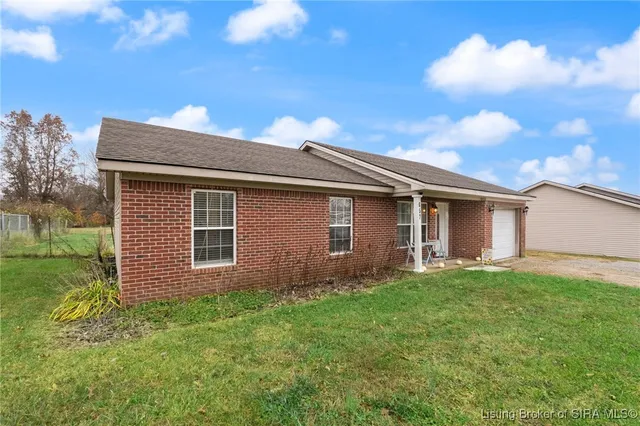 $223,500 | 657 Heuser Street Northeast, Palmyra, IN 47164