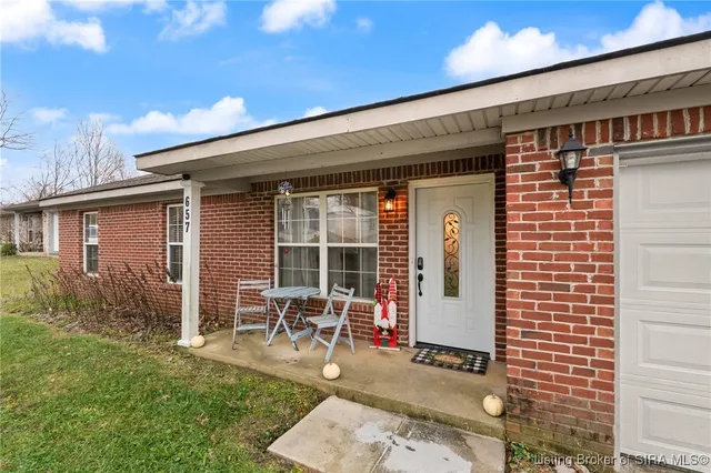 $223,500 | 657 Heuser Street Northeast, Palmyra, IN 47164