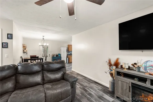 $223,500 | 657 Heuser Street Northeast, Palmyra, IN 47164