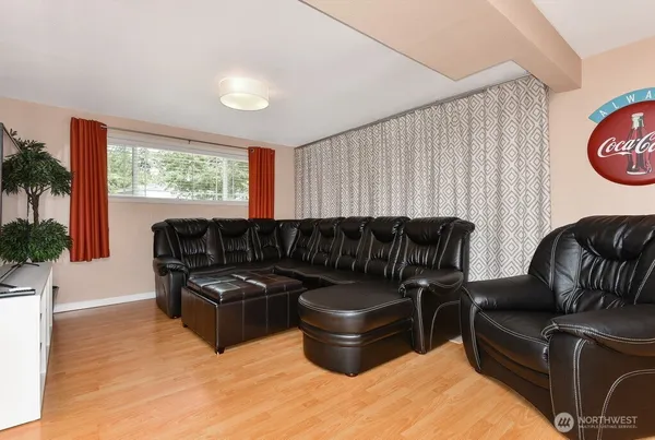 $4,900 | 430 128th Avenue Southeast, Bellevue, WA 98005