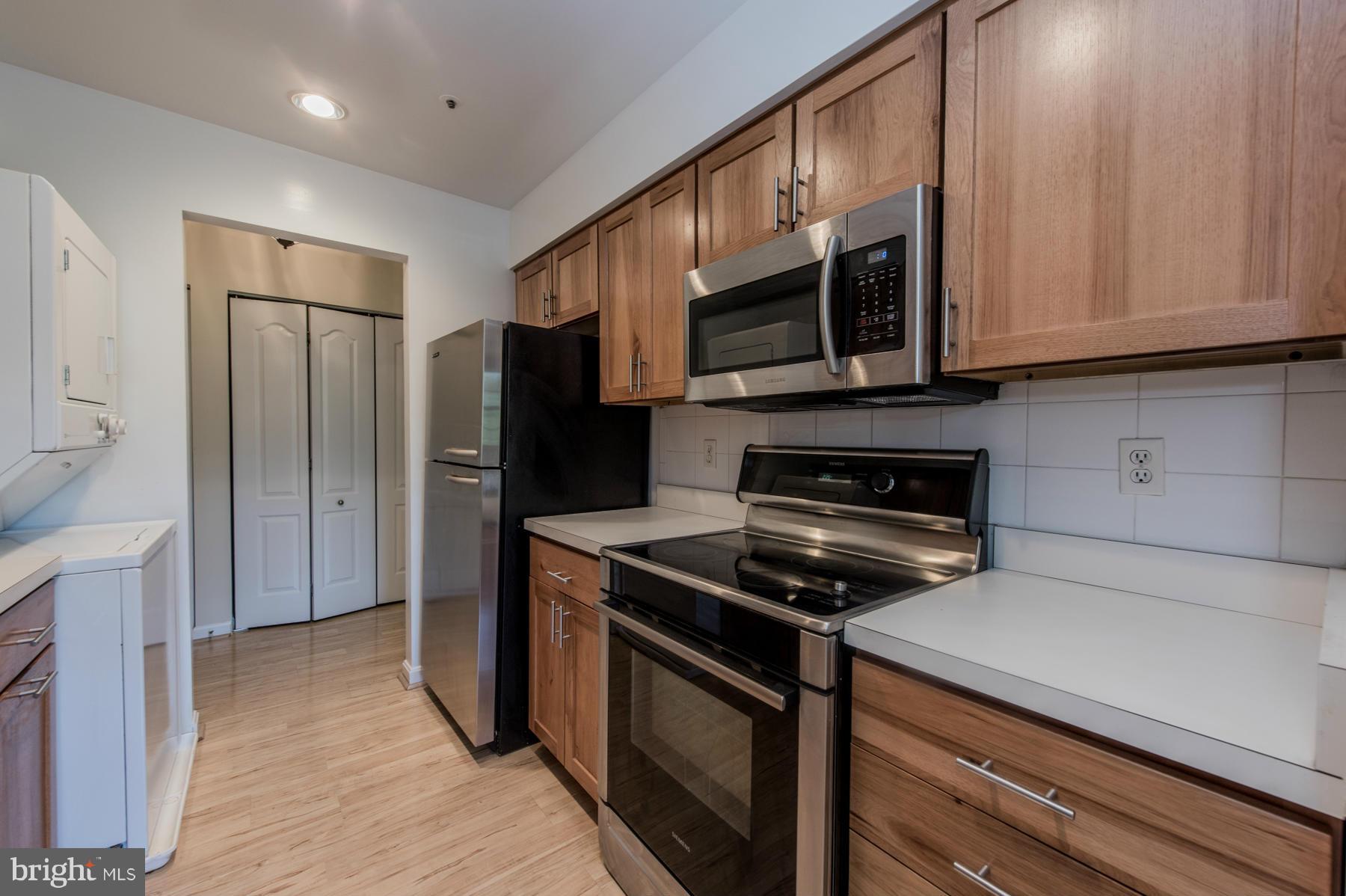 8355 Montgomery Run Road, Unit I Ellicott City, MD 21043 - Photo 2 of 19 Kitchen