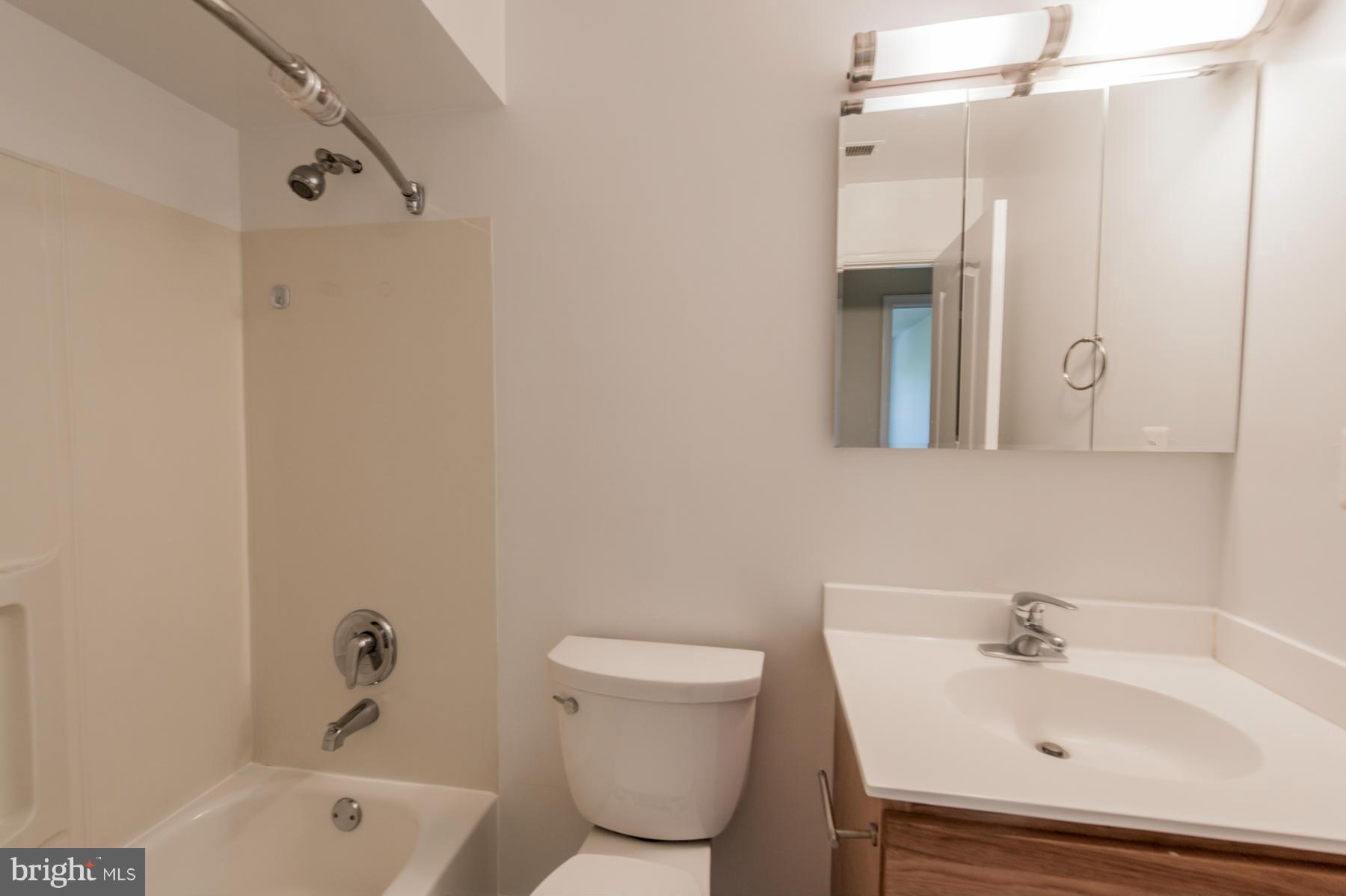 8355 Montgomery Run Road, Unit I Ellicott City, MD 21043 - Photo 11 of 19 Bath