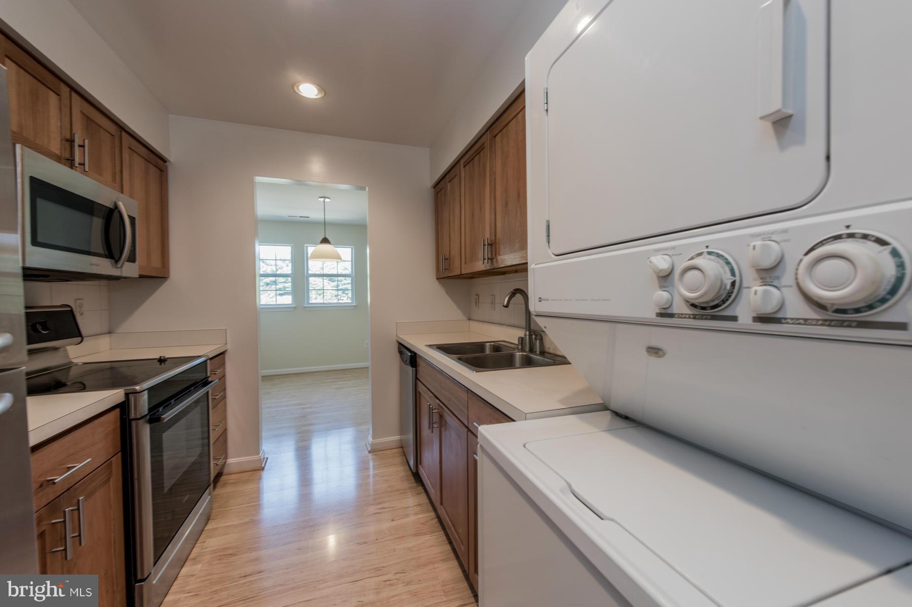 8355 Montgomery Run Road, Unit I Ellicott City, MD 21043 - Photo 4 of 19 Kitchen