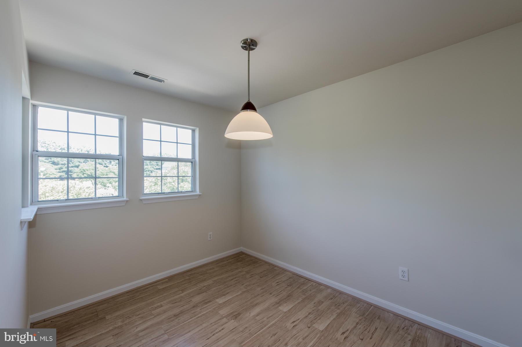 8355 Montgomery Run Road, Unit I Ellicott City, MD 21043 - Photo 6 of 19 Dining Room