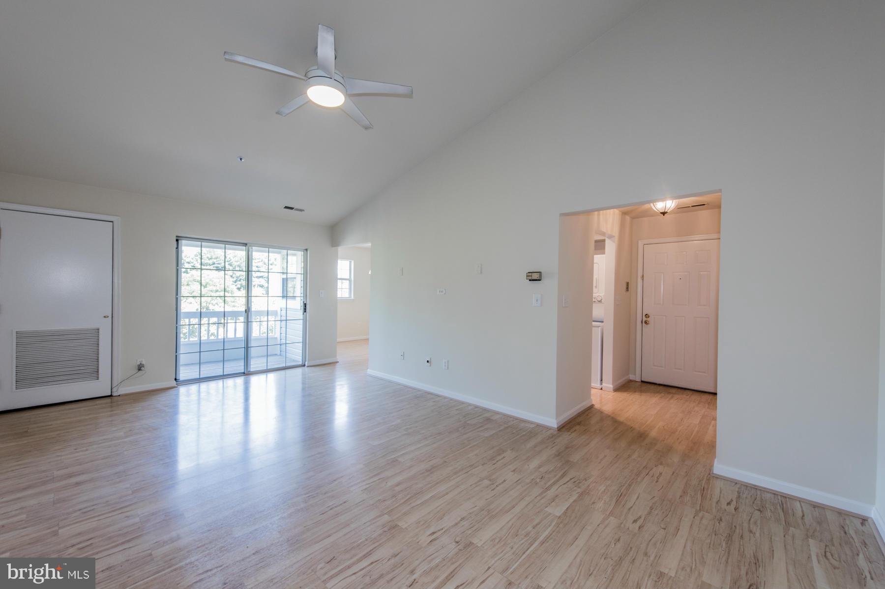 8355 Montgomery Run Road, Unit I Ellicott City, MD 21043 - Photo 8 of 19 Living Room