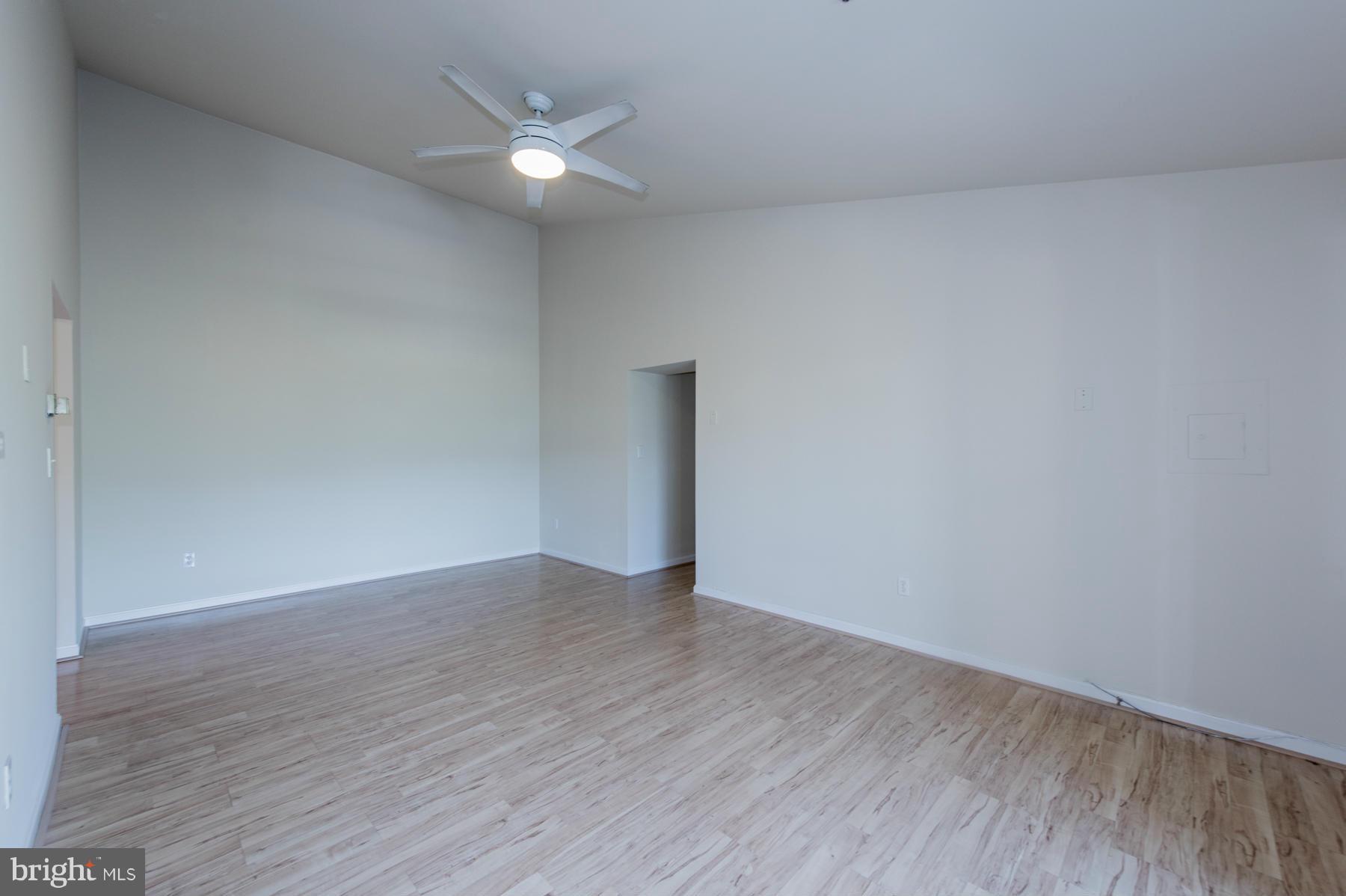8355 Montgomery Run Road, Unit I Ellicott City, MD 21043 - Photo 10 of 19 Living Room