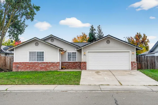 $450,000 | 762 Twin Hills Drive, Galt, CA 95632