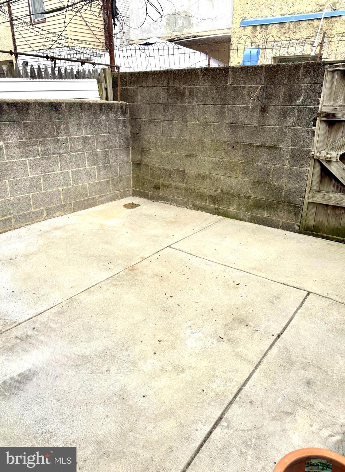 2531 South Warnock Street Philadelphia, PA 19148 - Photo 23 of 32