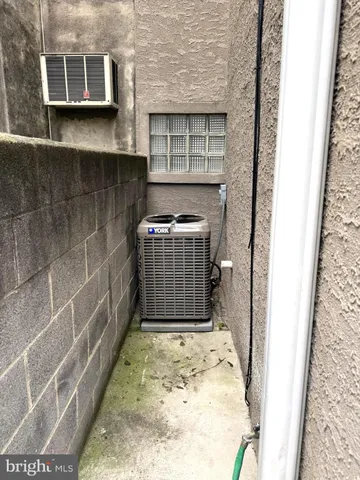 $1,990 | 2531 South Warnock Street, Philadelphia, PA 19148