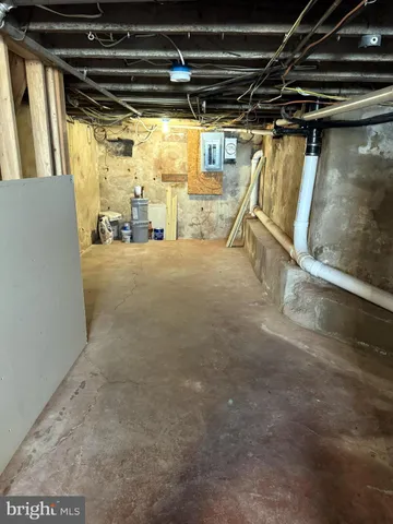 $1,990 | 2531 South Warnock Street, Philadelphia, PA 19148