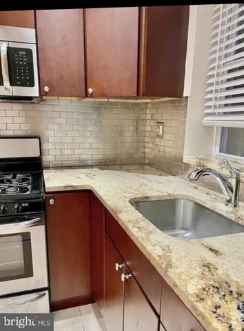 $1,990 | 2531 South Warnock Street, Philadelphia, PA 19148