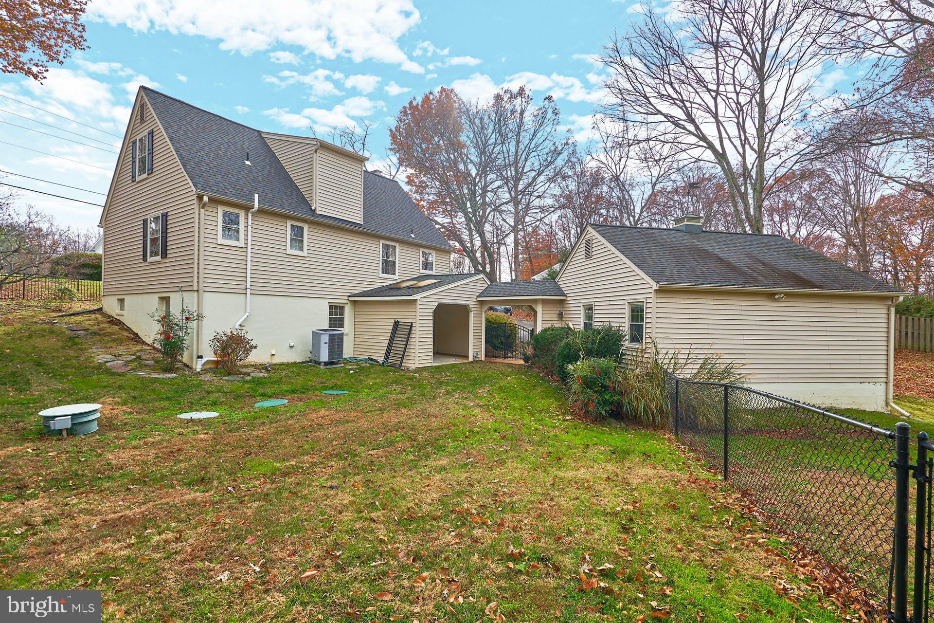 6708 River Road Manassas, VA 20111 - Photo 36 of 39 Rear Exterior View