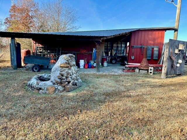 15748 South 4420 Road Bluejacket, OK 74333 - Photo 14 of 33 work space