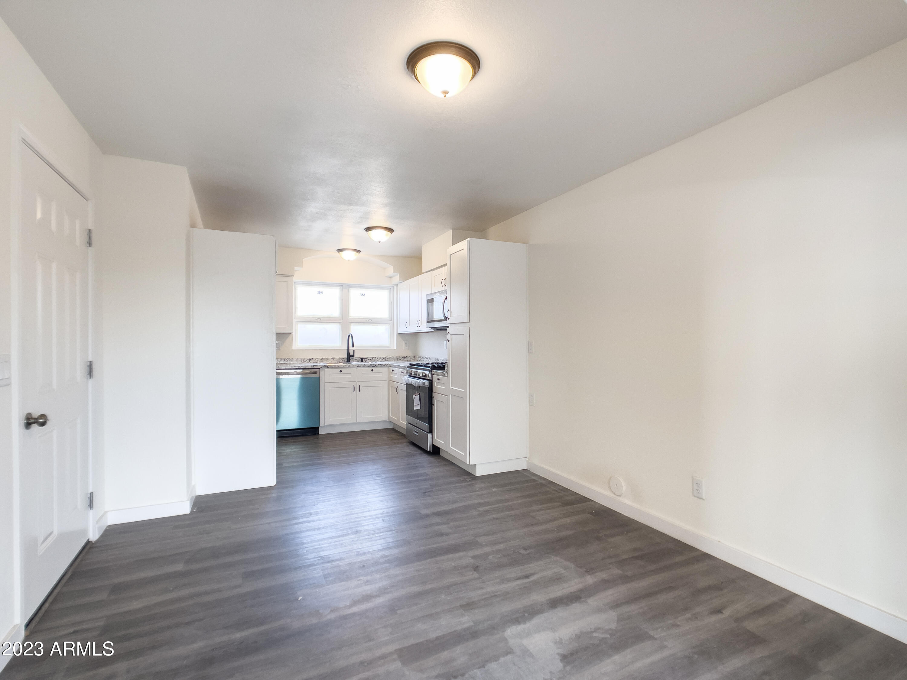 2930 East Chipman Road Phoenix, AZ 85040 - Photo 12 of 27 IMG_3284