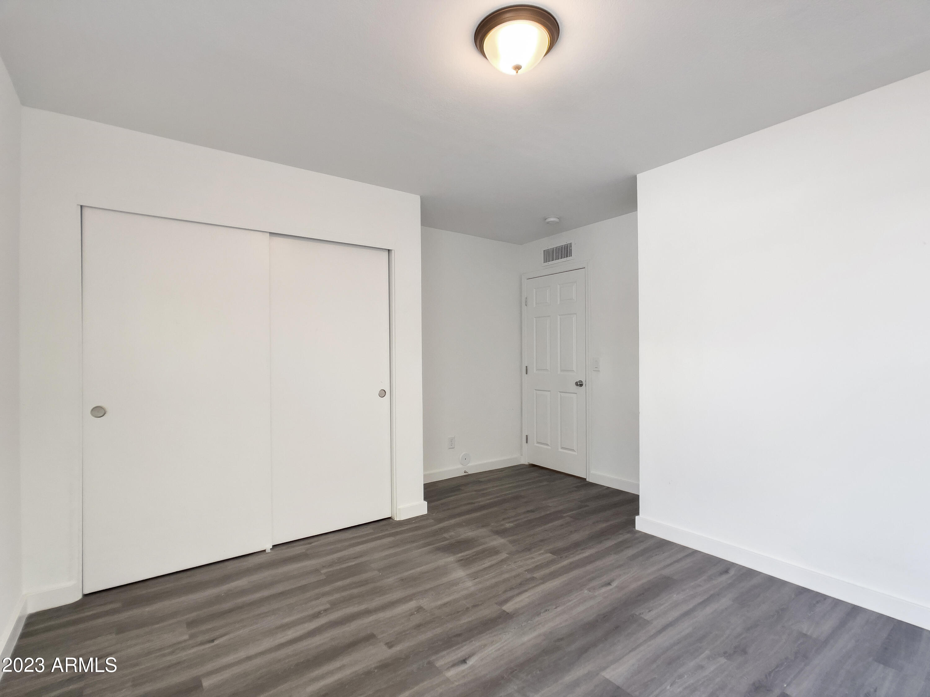 2930 East Chipman Road Phoenix, AZ 85040 - Photo 15 of 27 IMG_3290