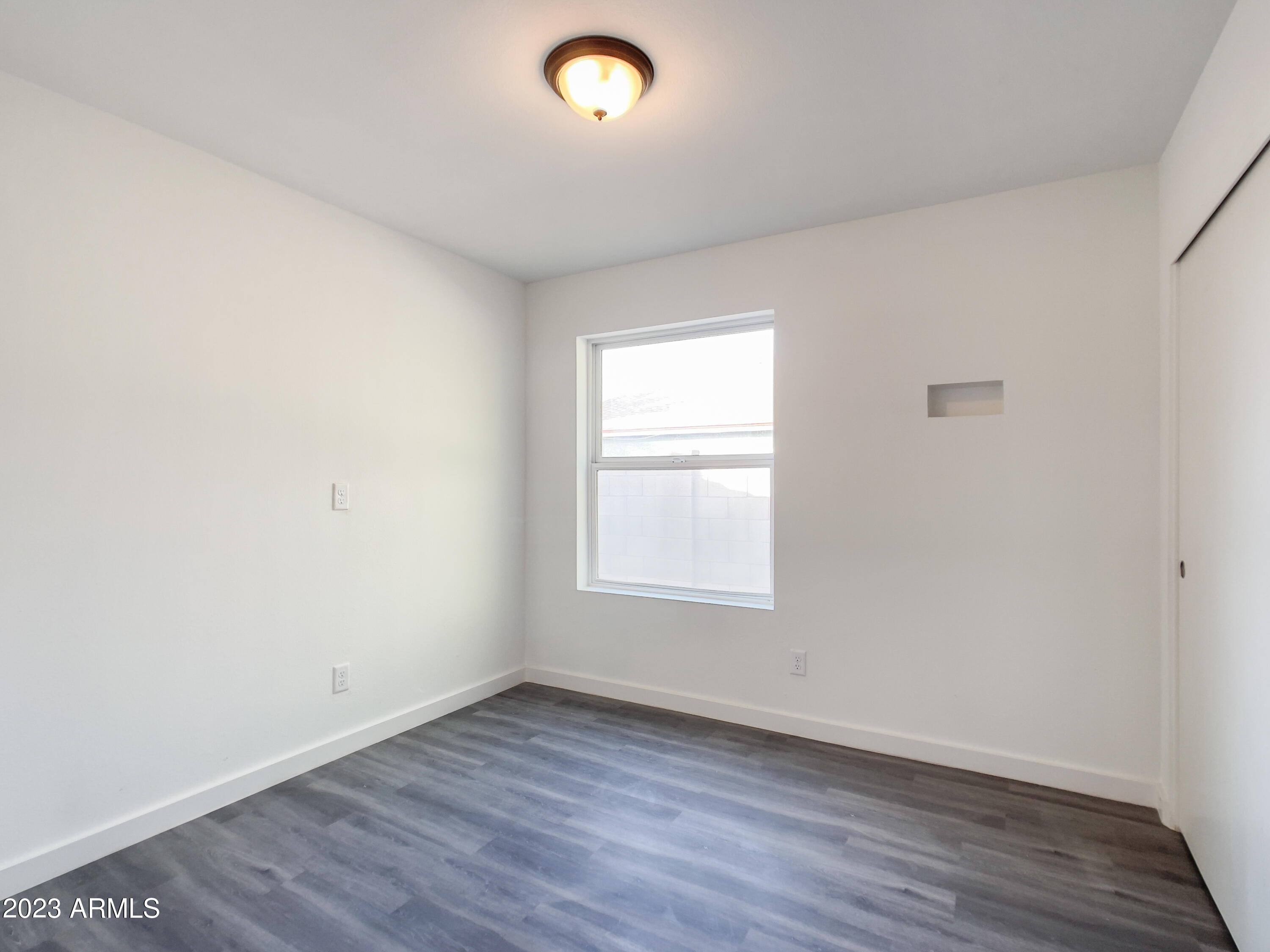 2930 East Chipman Road Phoenix, AZ 85040 - Photo 17 of 27 IMG_3295