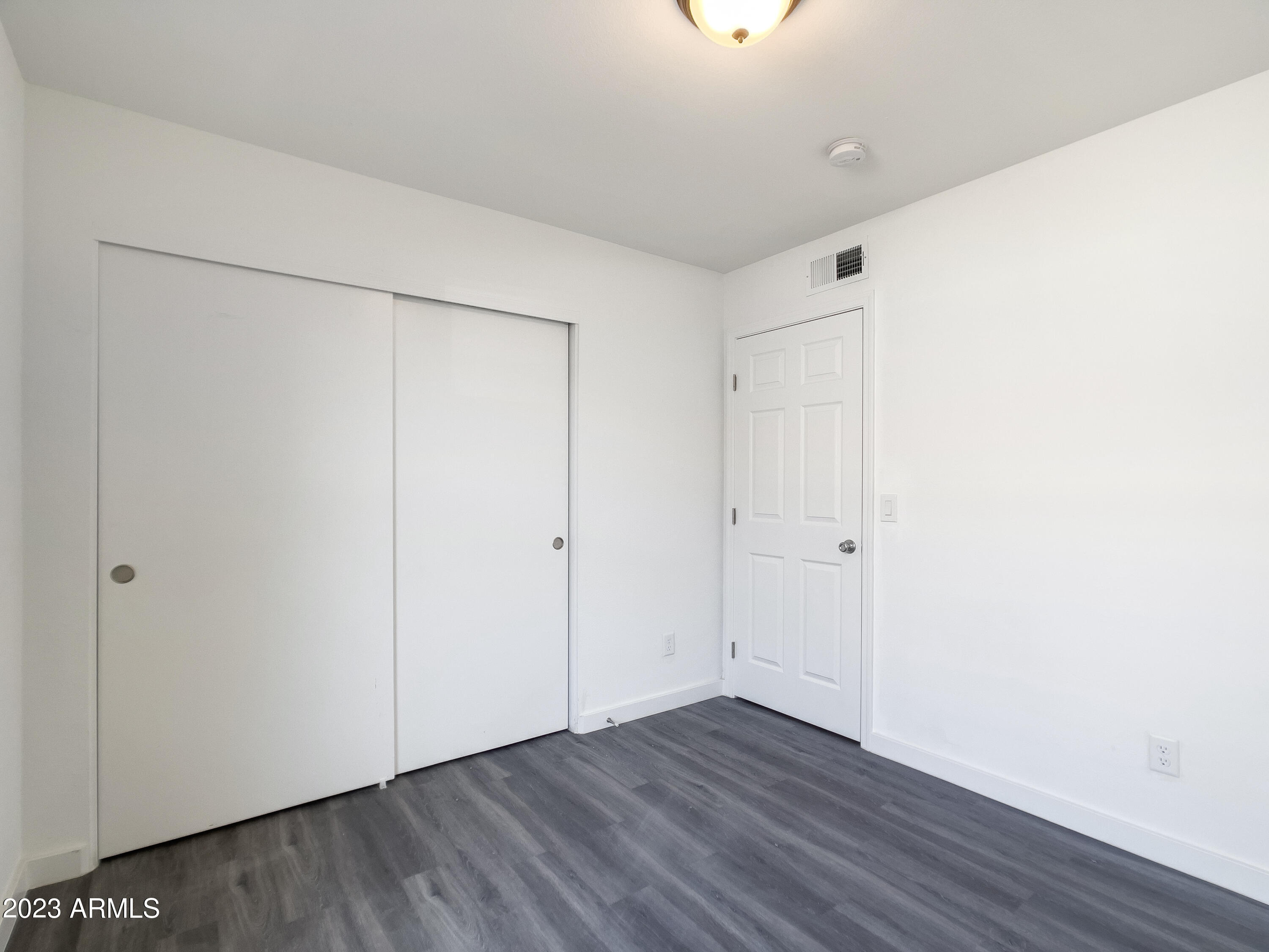 2930 East Chipman Road Phoenix, AZ 85040 - Photo 18 of 27 IMG_3297