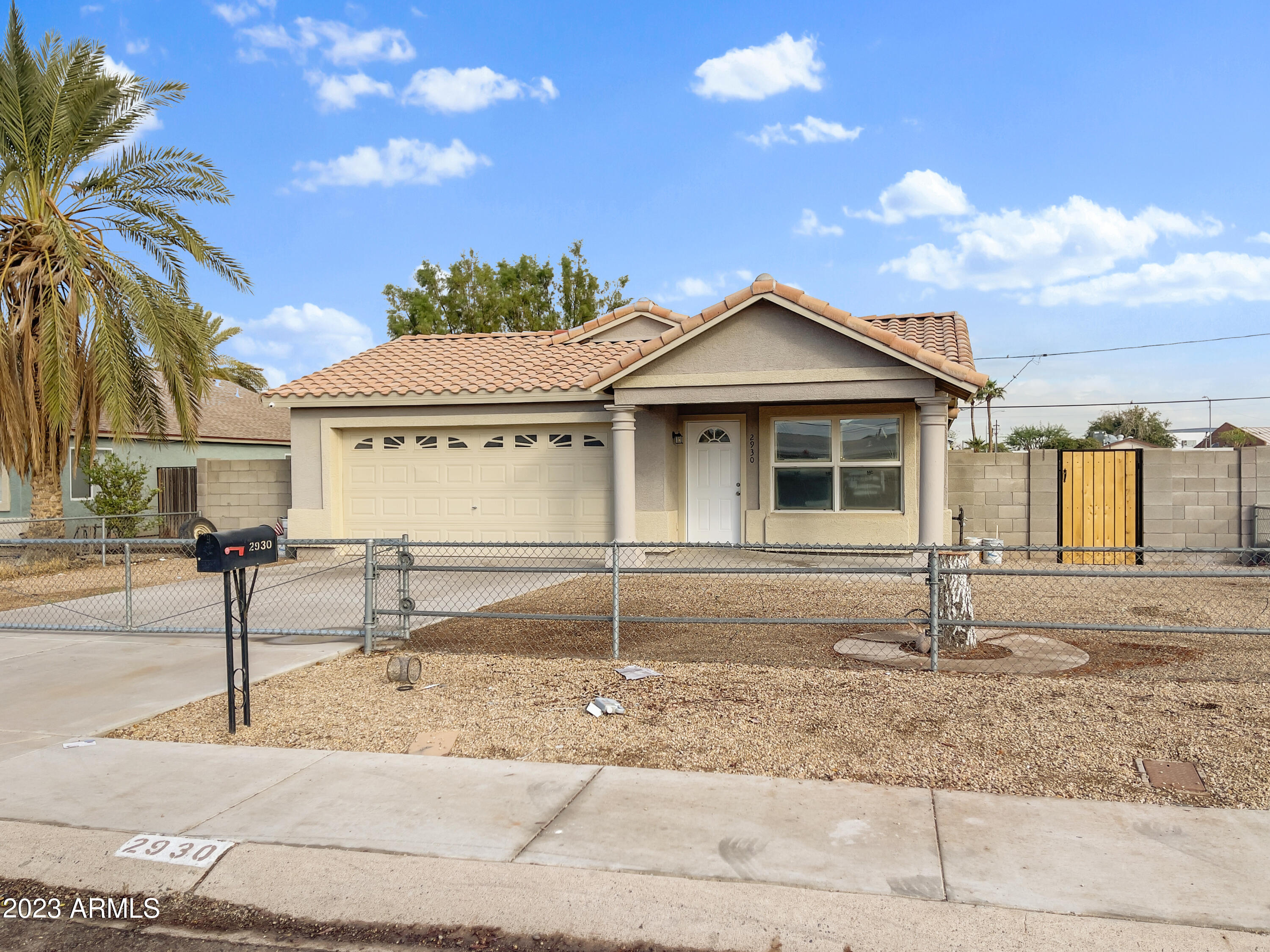 2930 East Chipman Road Phoenix, AZ 85040 - Photo 2 of 27 IMG_3263