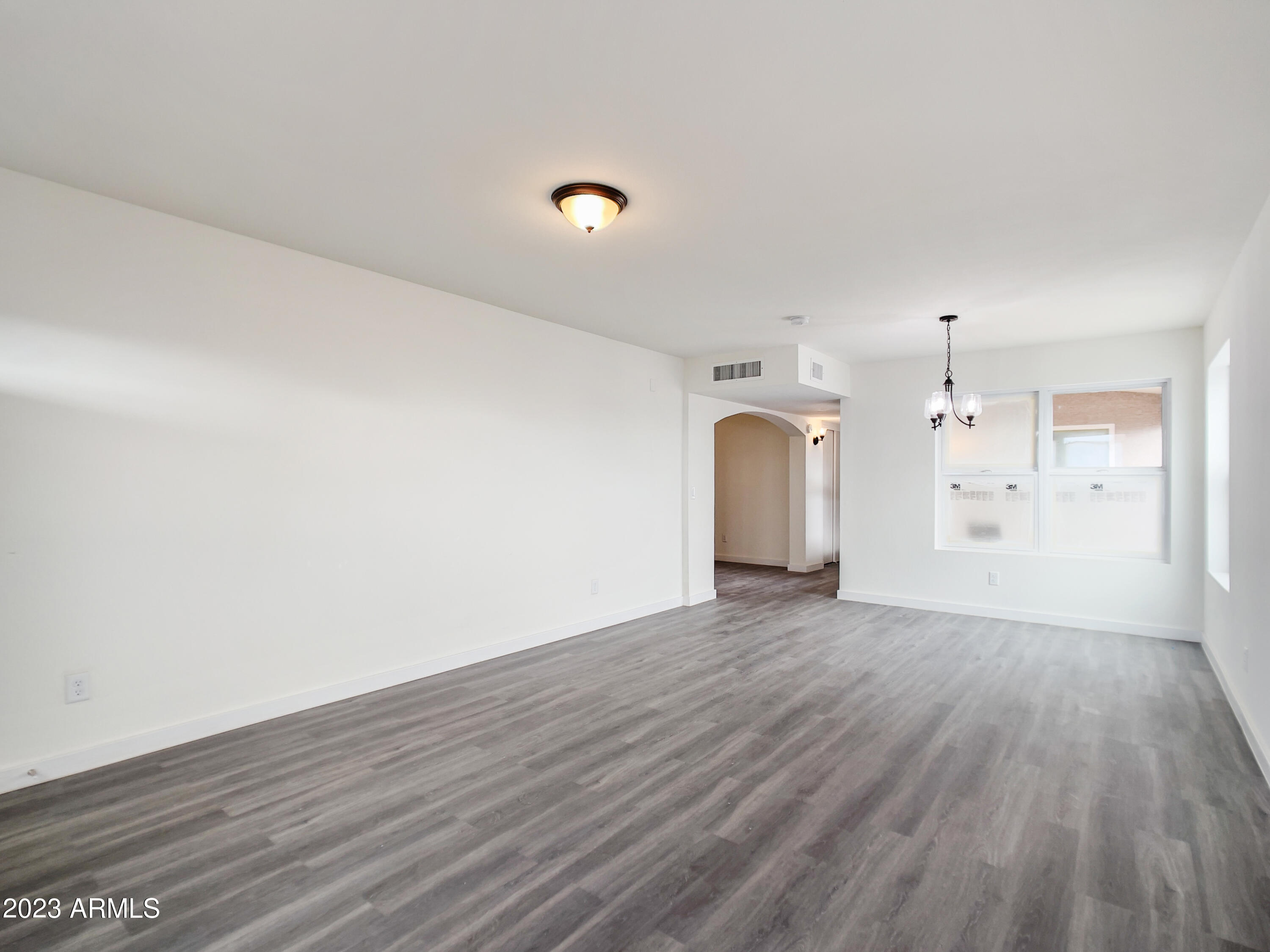 2930 East Chipman Road Phoenix, AZ 85040 - Photo 5 of 27 IMG_3272