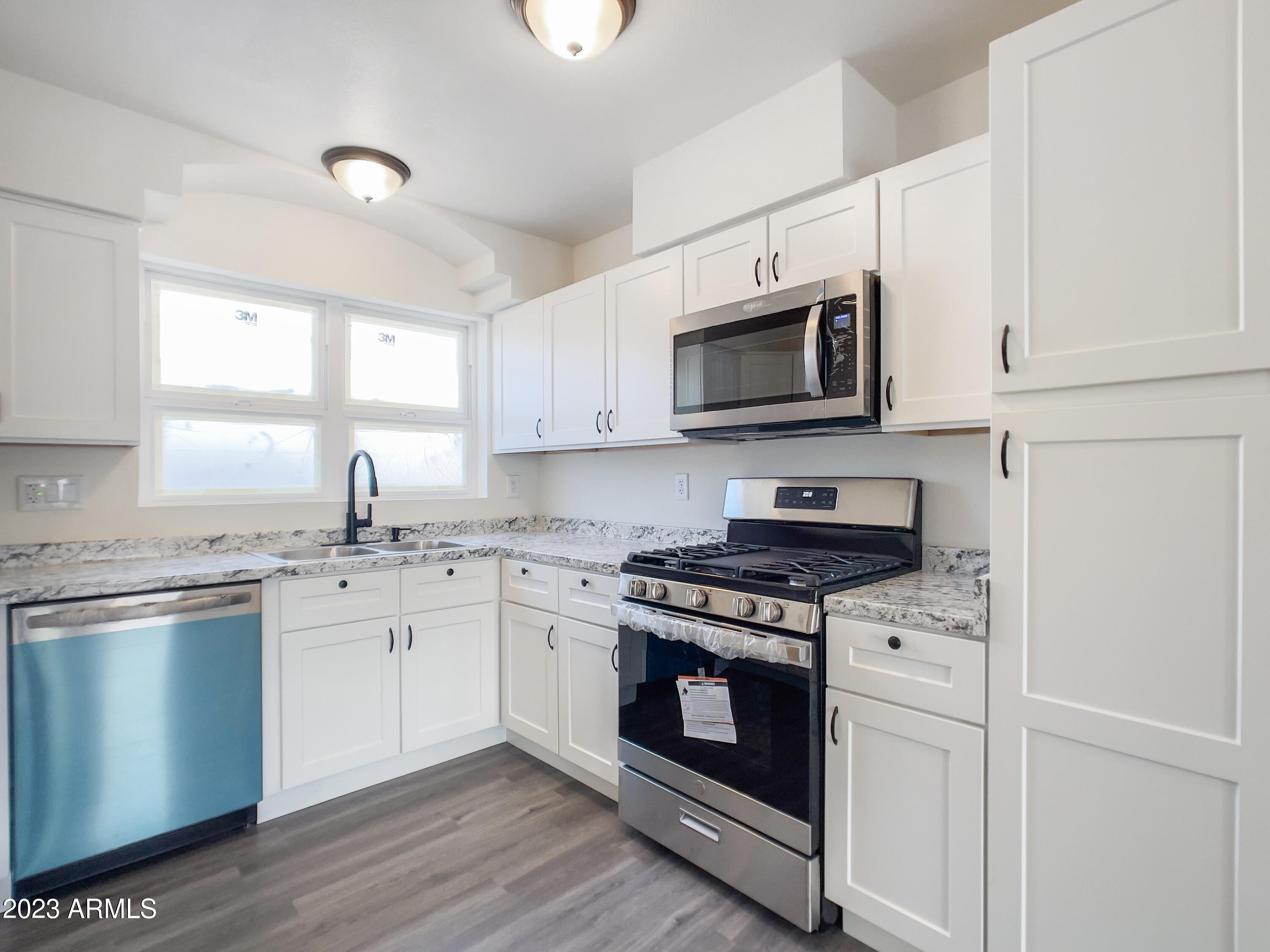2930 East Chipman Road Phoenix, AZ 85040 - Photo 10 of 27 IMG_3282