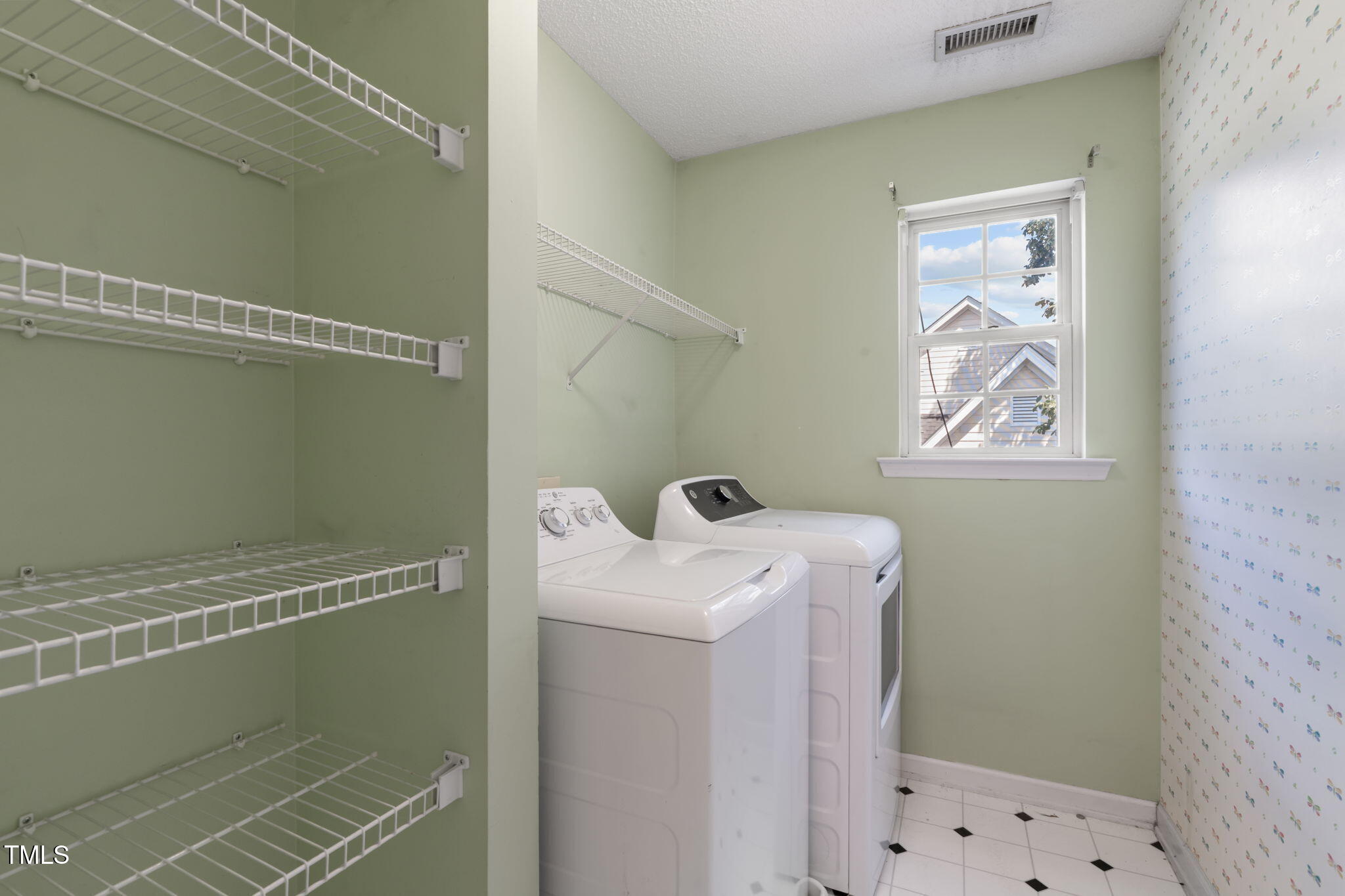 1409 Haventree Road Durham, NC 27713 - Photo 29 of 37 A-18