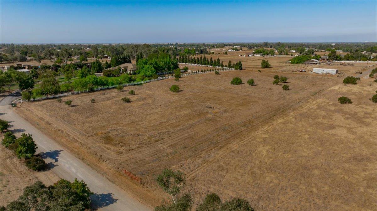 9833 La Clair Road Wilton, CA 95693 - Photo 6 of 13 Gallery Image 6