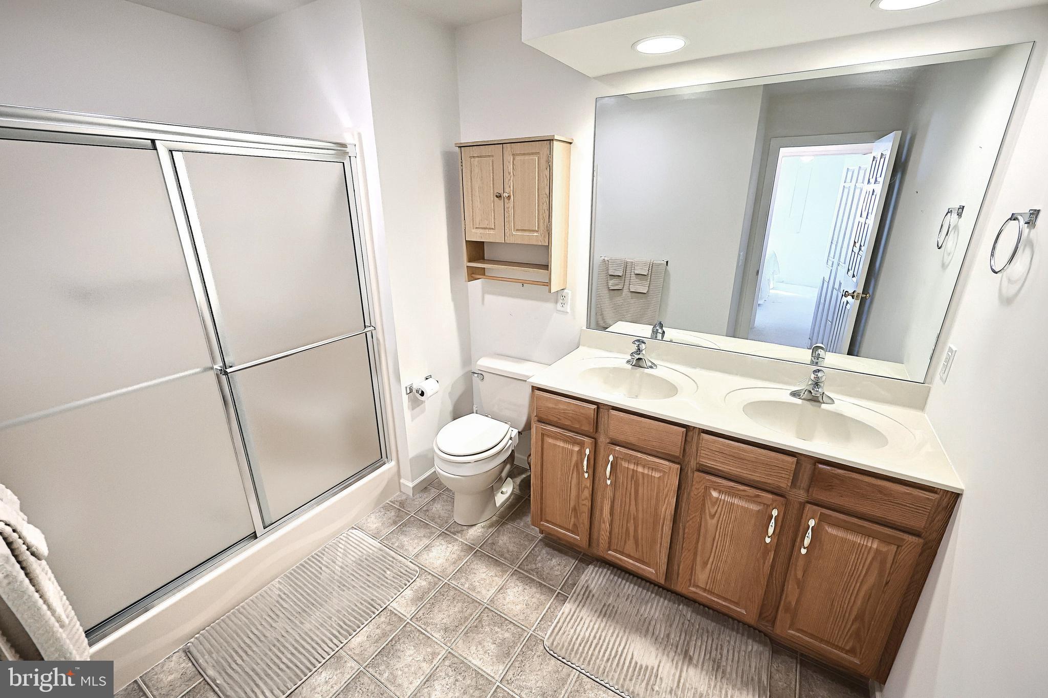 3173 Jessica Road Dover, PA 17315 - Photo 31 of 44 Primary Bath