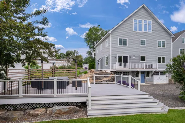 $1,385,000 | 263 Long Sands Road, York, ME 03909