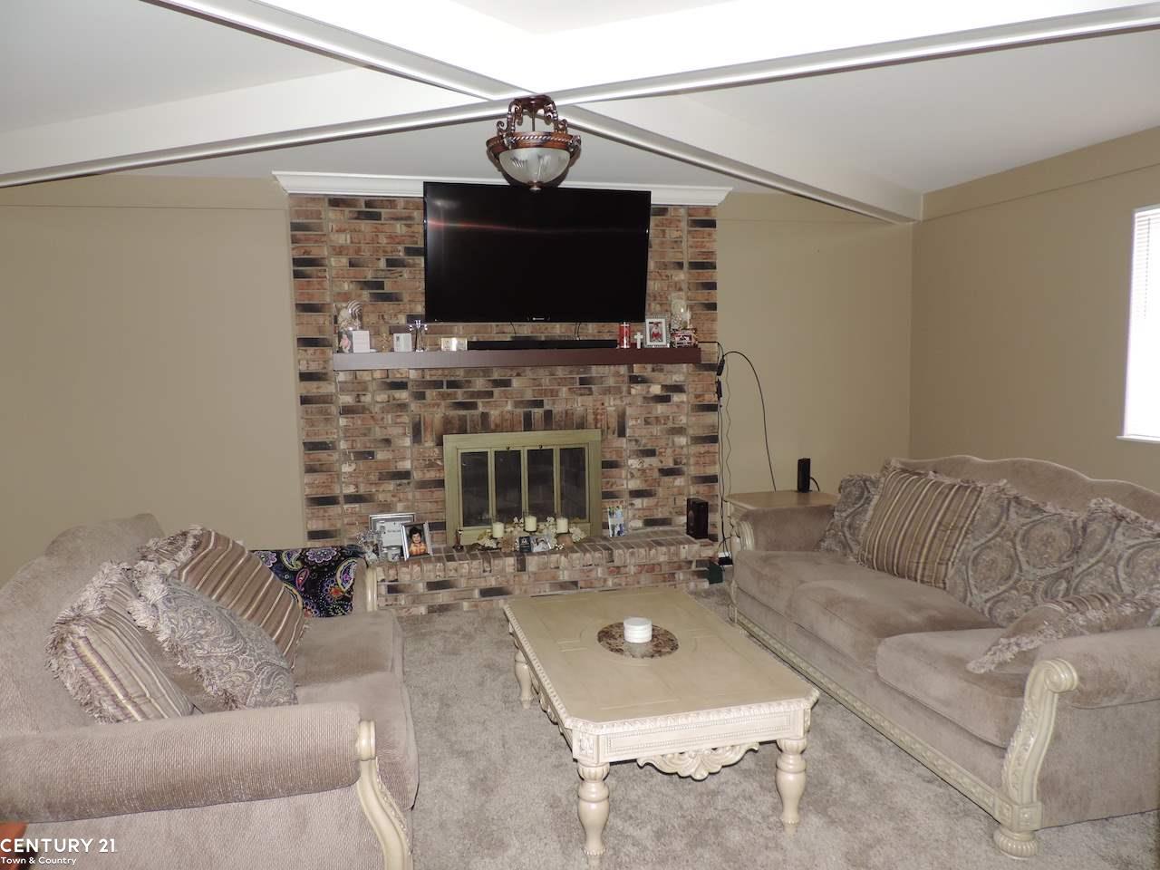16460 Faulman Road Clinton Township, MI 48035 - Photo 2 of 27