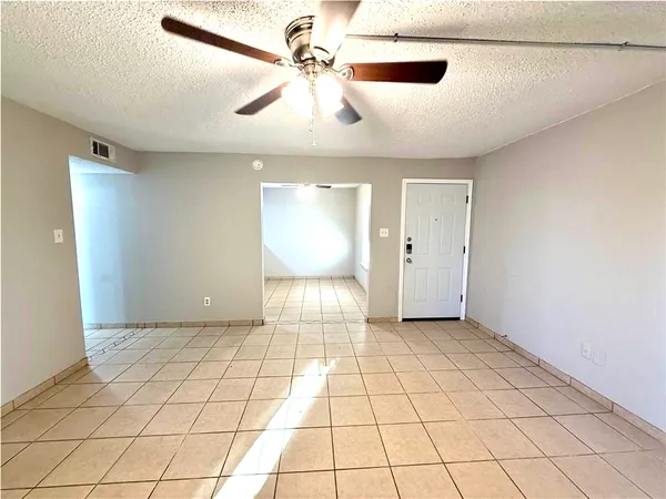 $1,050 | 2000 Kazmeier, Unit 31, Bryan, TX 77802