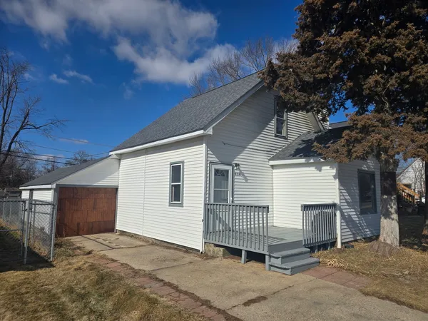 $249,000 | 4311 East Wonder Lake Road, Wonder Lake, IL 60097