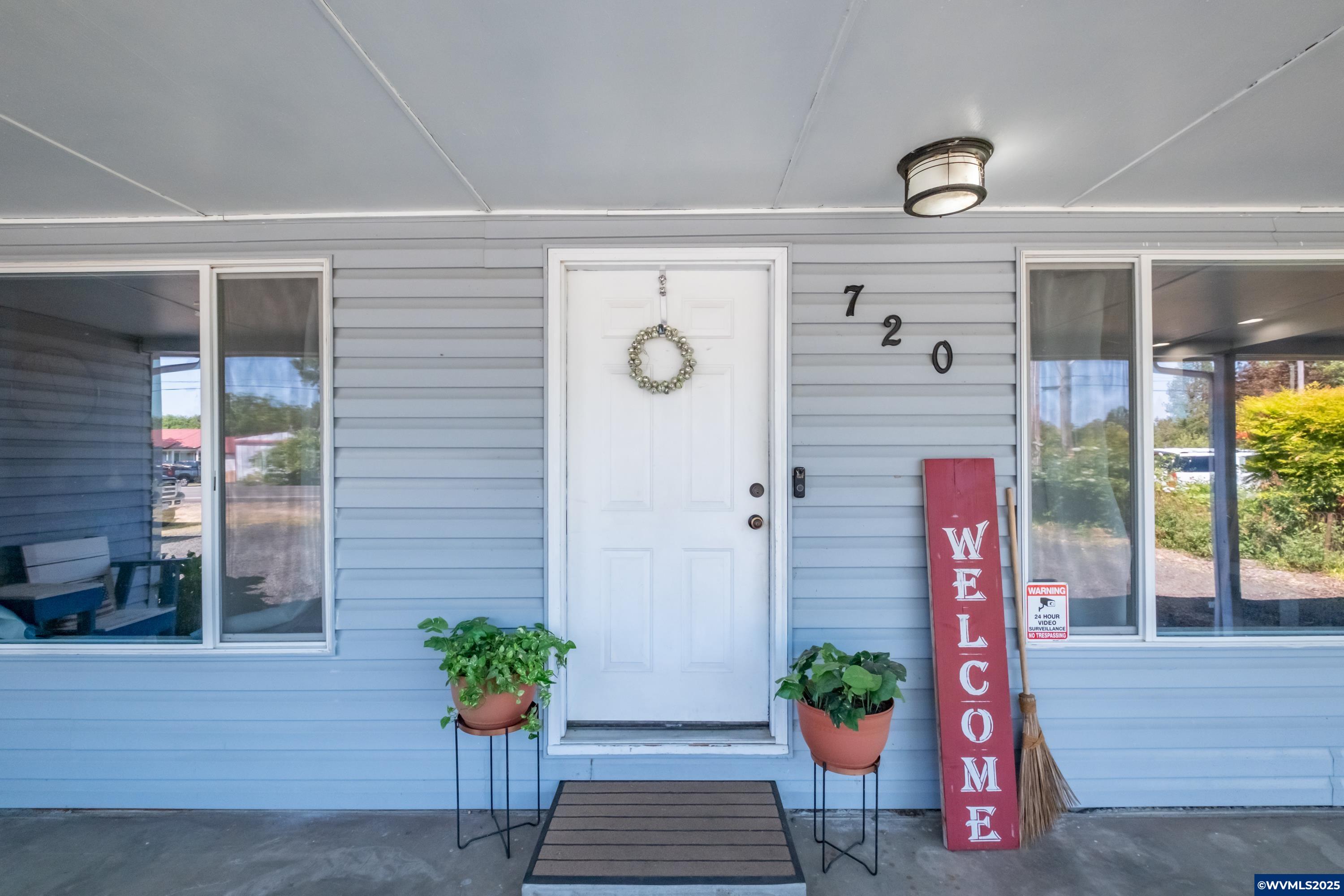 720 Central Avenue Lebanon, OR 97355 - Photo 4 of 38