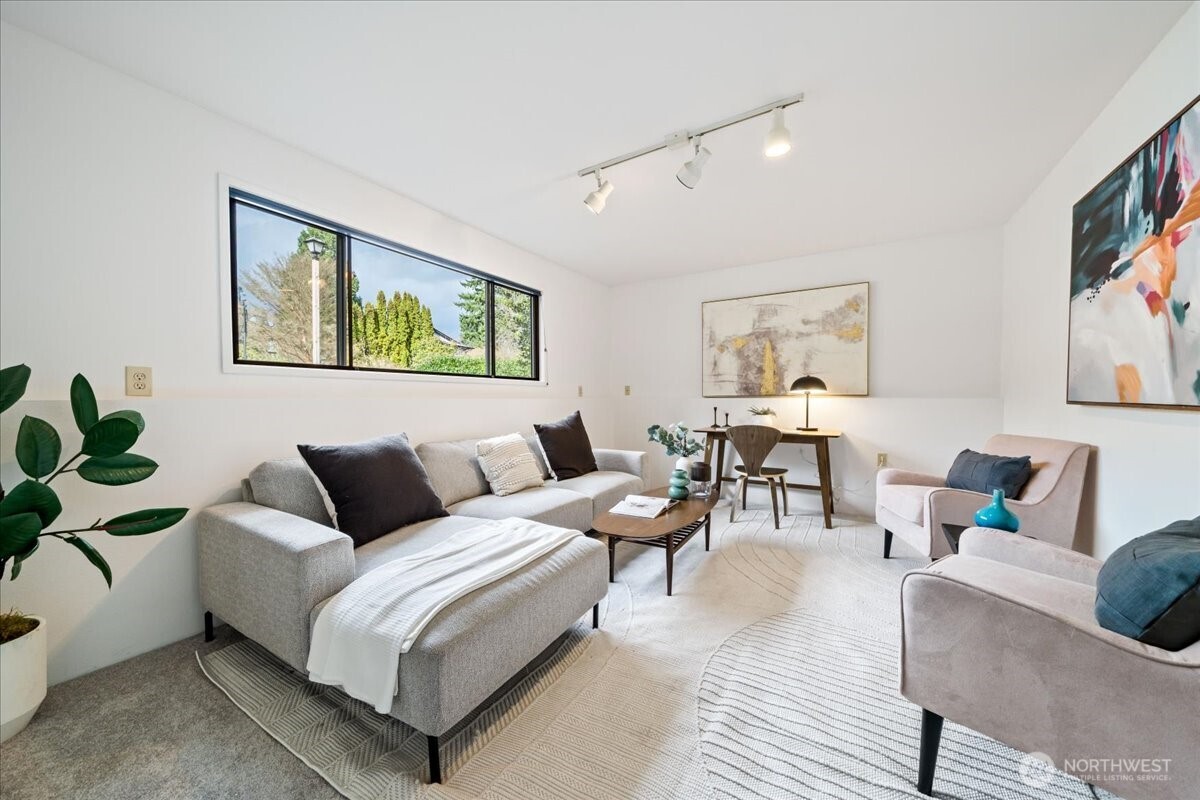 10901 Northeast 151st Street Bothell, WA 98011 - Photo 18 of 28