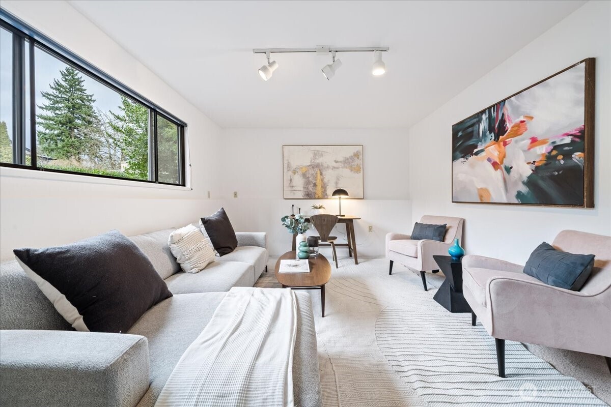 10901 Northeast 151st Street Bothell, WA 98011 - Photo 19 of 28