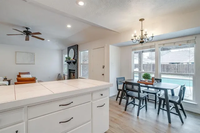 $279,000 | 800 Crestview Drive, Burleson, TX 76028