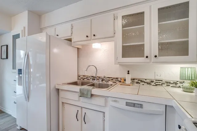 $279,000 | 800 Crestview Drive, Burleson, TX 76028