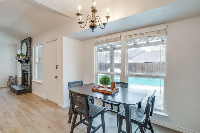 $279,000 | 800 Crestview Drive, Burleson, TX 76028