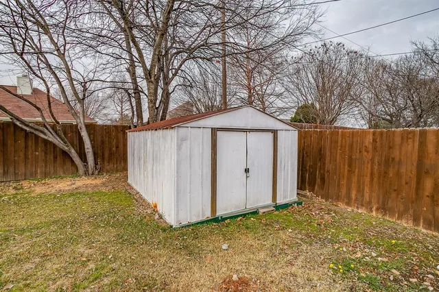 $279,000 | 800 Crestview Drive, Burleson, TX 76028