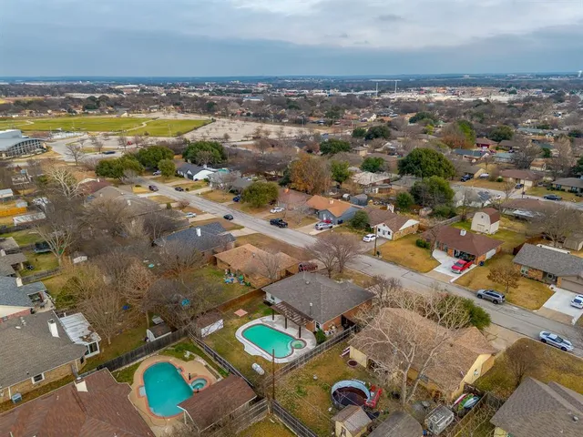 $279,000 | 800 Crestview Drive, Burleson, TX 76028