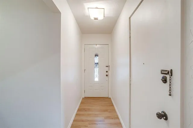 $279,000 | 800 Crestview Drive, Burleson, TX 76028