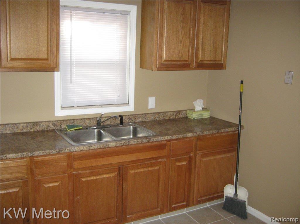 3626 Greenfield Road Berkley, MI 48072 - Photo 4 of 9 Kitchen