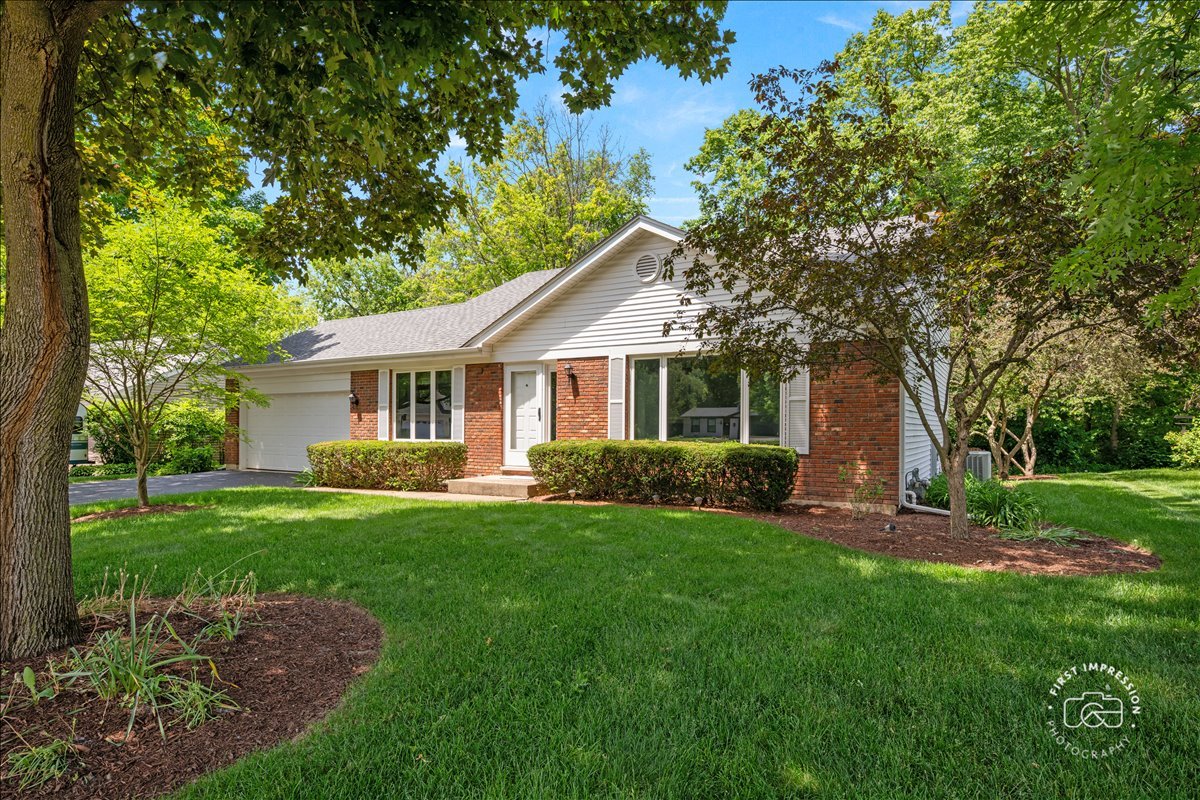 421 Kickapoo Avenue Batavia, IL 60510 - Photo 2 of 22