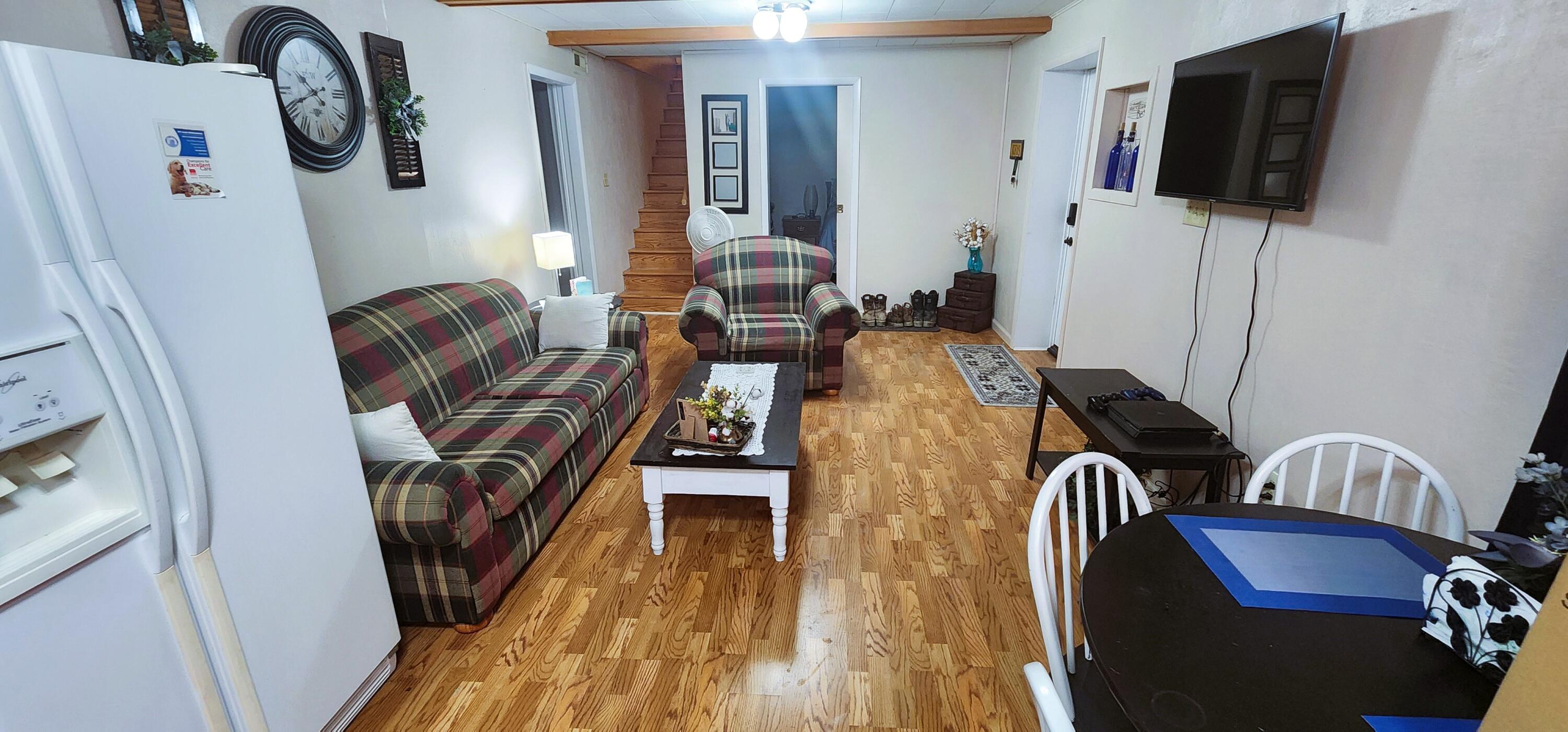 237 Peach Street Hazard, KY 41701 - Photo 20 of 32 Living Room 2 (Downstairs)