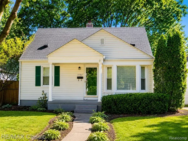 $2,350 | 2702 North Main Street, Royal Oak, MI 48073